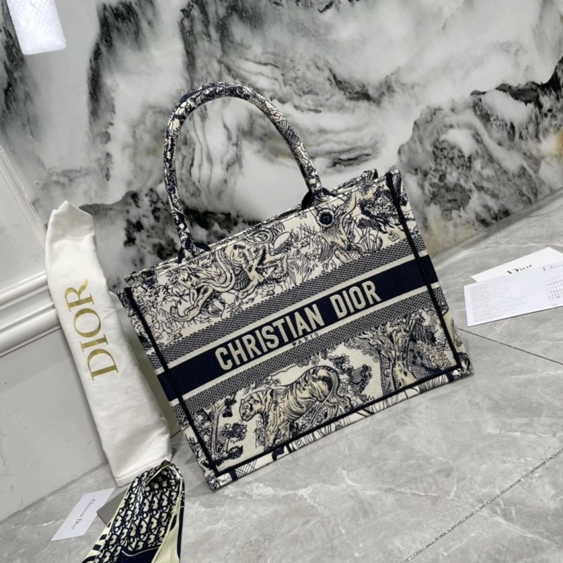 Versatile Dxxr Shopping Bags 62505