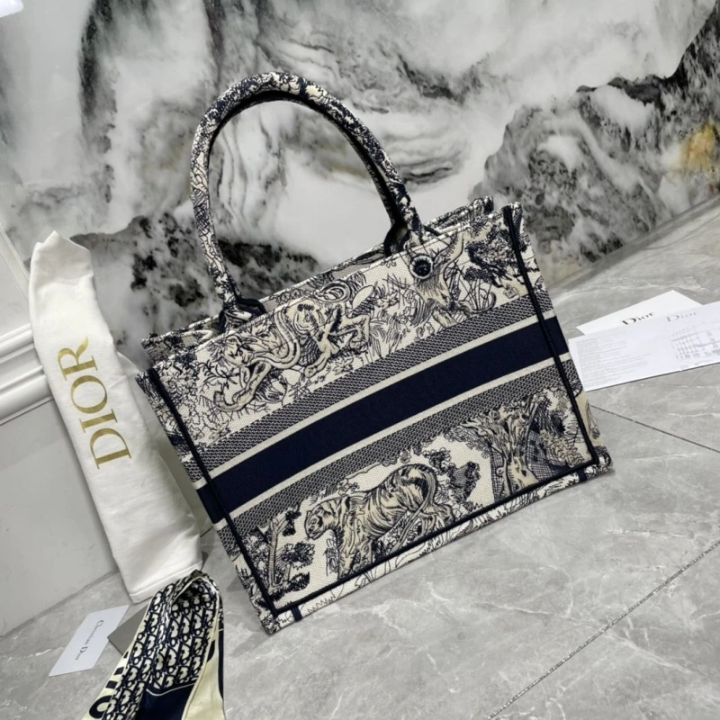 Versatile Dxxr Shopping Bags 62505