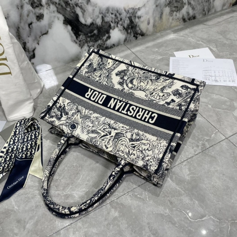 Versatile Dxxr Shopping Bags 62505