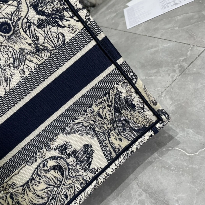 Versatile Dxxr Shopping Bags 62505