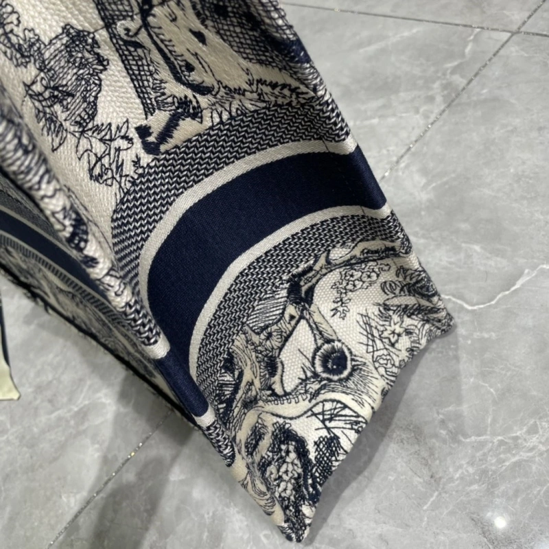 Versatile Dxxr Shopping Bags 62505