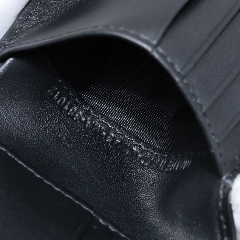 Bold Dxxr Wallet 62398