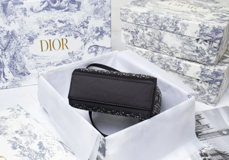 Comfortable Dxxr Top Handle Bags 62425