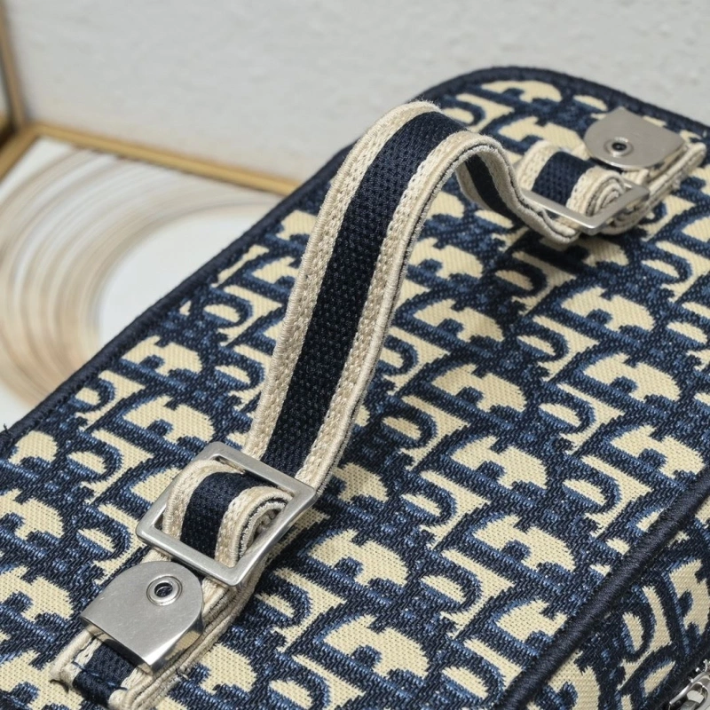 Reliable Dxxr Cosmetic Bags 62702