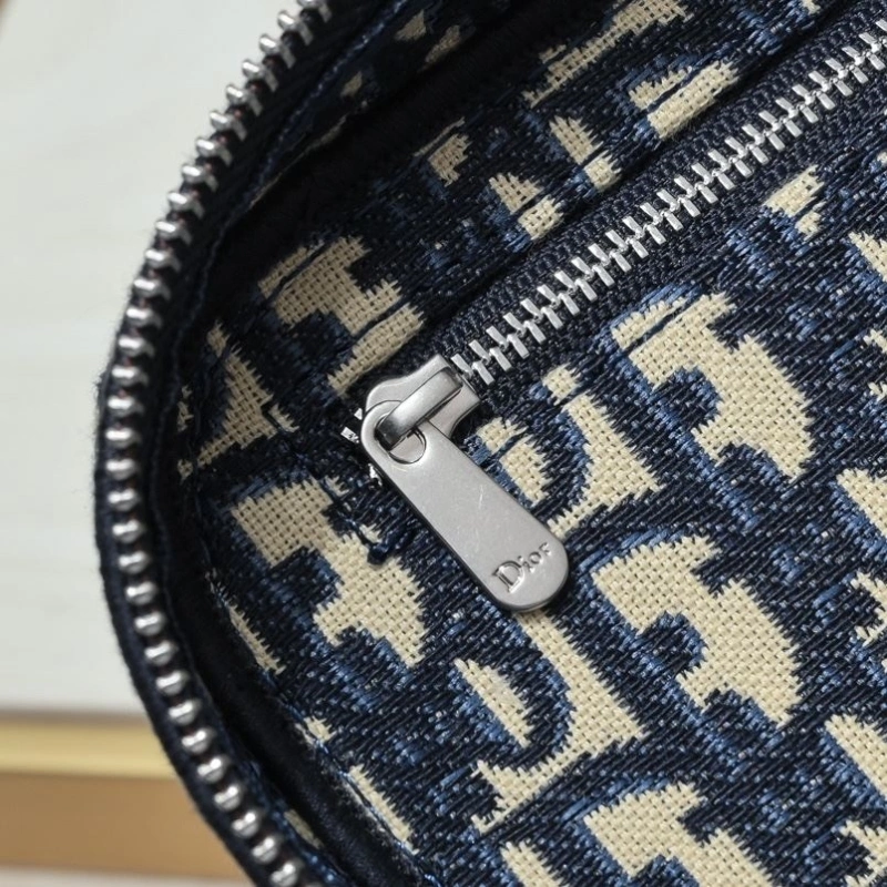 Reliable Dxxr Cosmetic Bags 62702