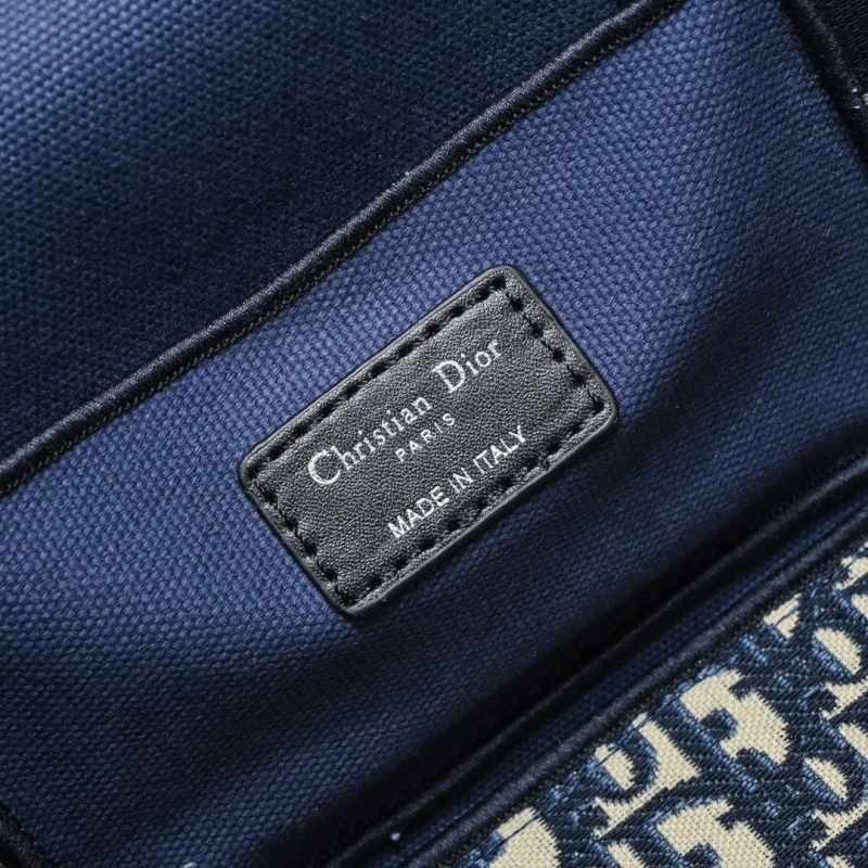 Reliable Dxxr Cosmetic Bags 62702