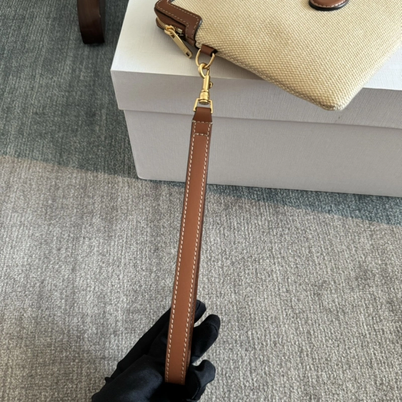 ModernLook Cxlxne Clutch 83667