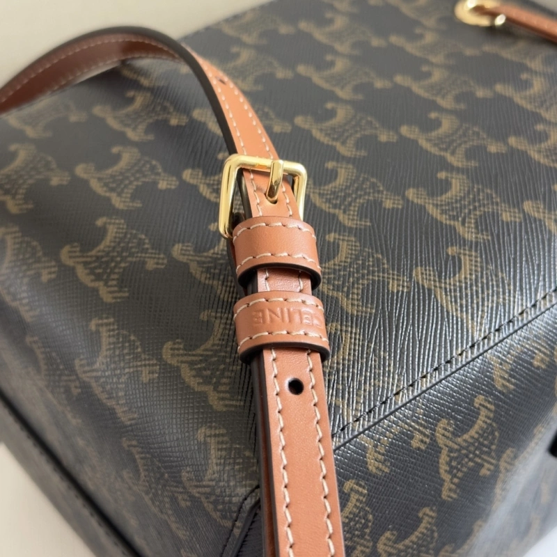 Functional Cxlxne Bucket Bags 83670