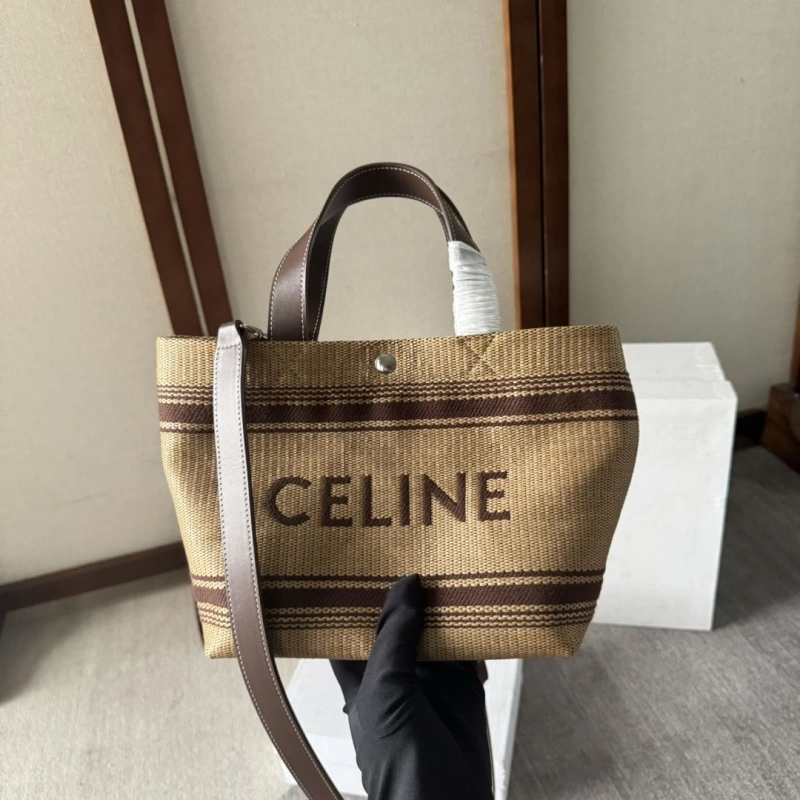 Fashionable Cxlxne Shoulder Bags 80864
