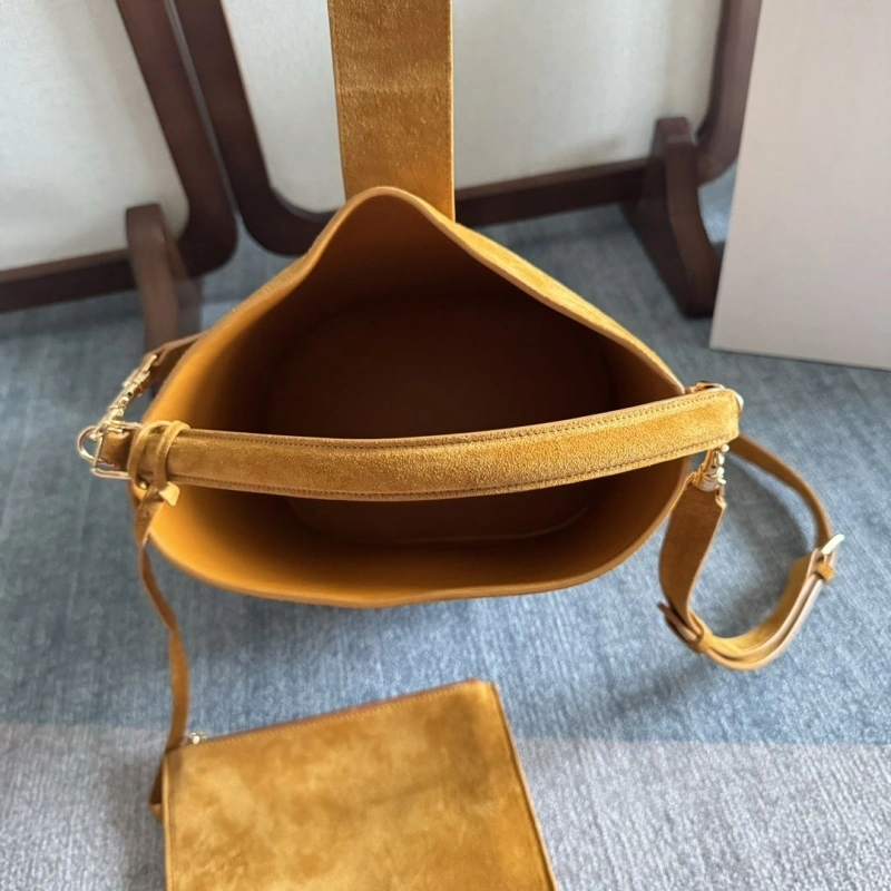 Bright Cxlxne Bucket Bags 80891