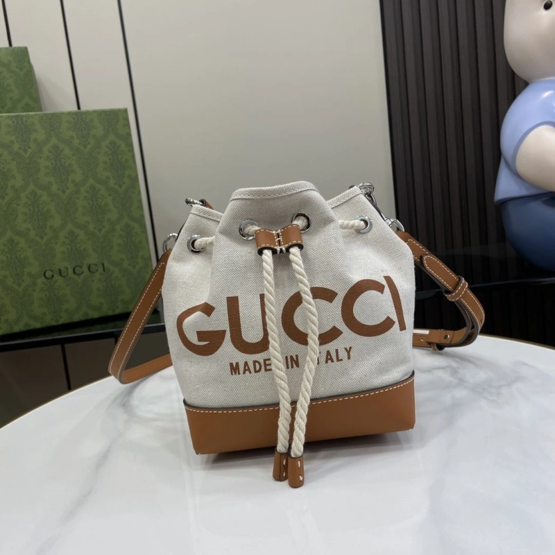 Gxccx Bucket Bags Bright 47666
