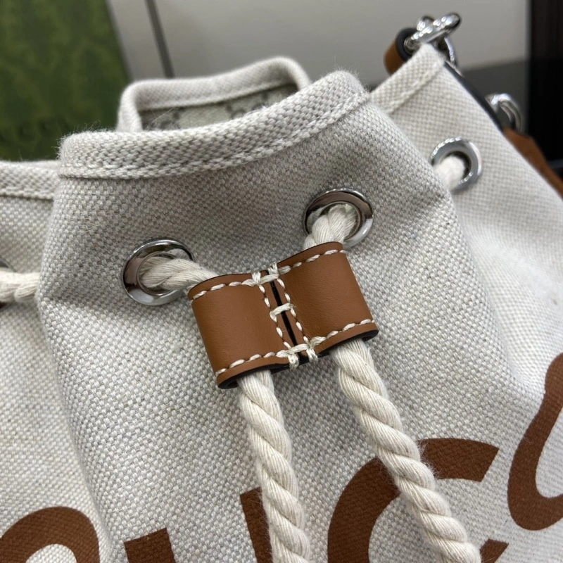 Gxccx Bucket Bags Bright 47666