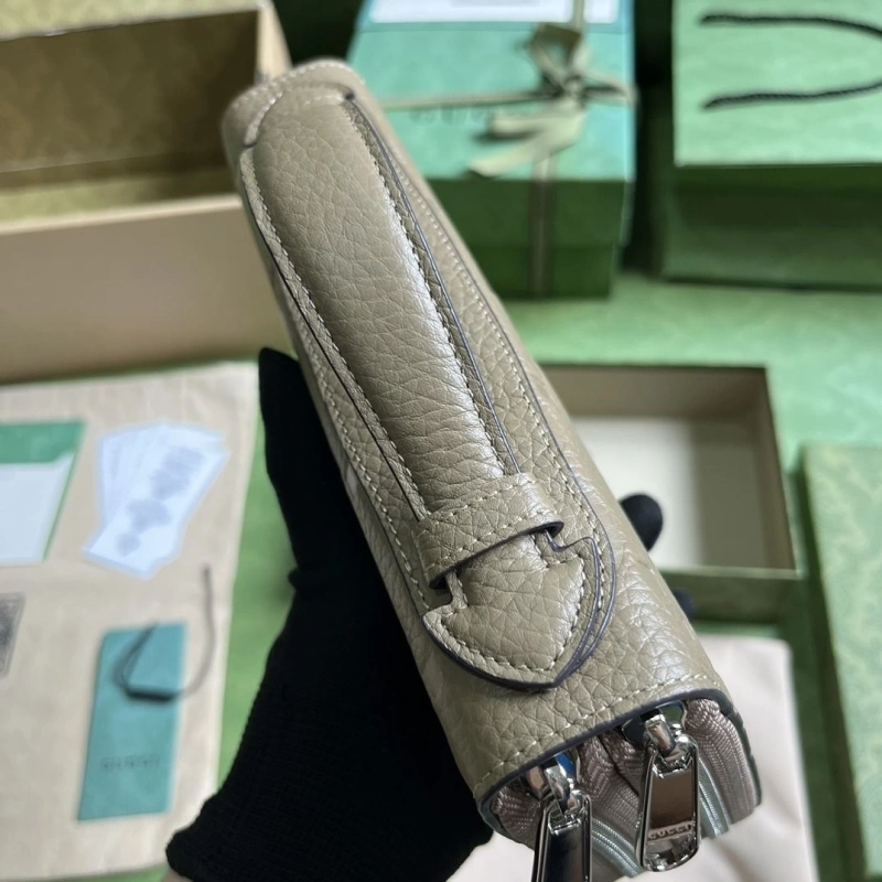 Reliable Gxccx Clutch Bags 47638