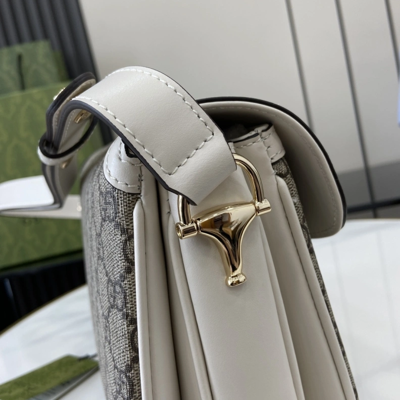 Versatile Gxccx Clutch Bags 45531