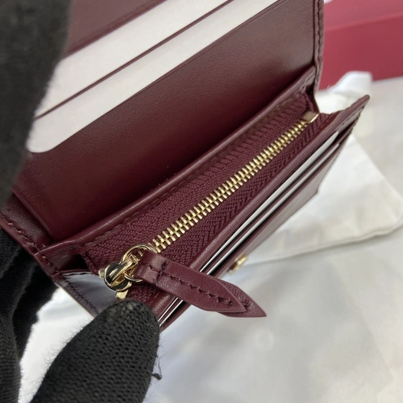 Functional Gxccx Wallets & Purse 39020