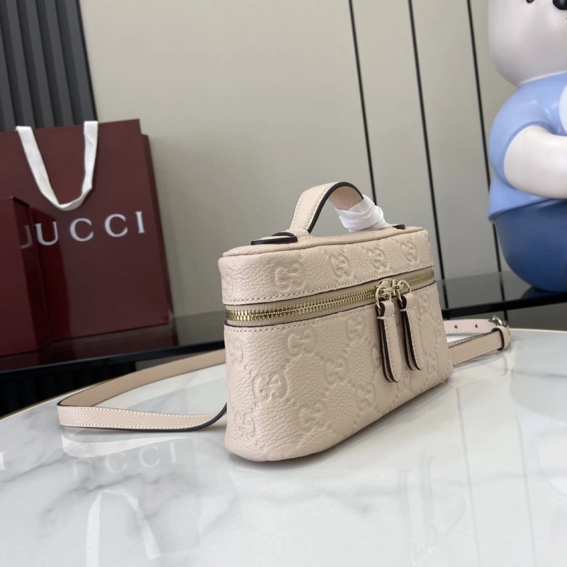 Resilient Gxccx Cosmetic Bags 39558