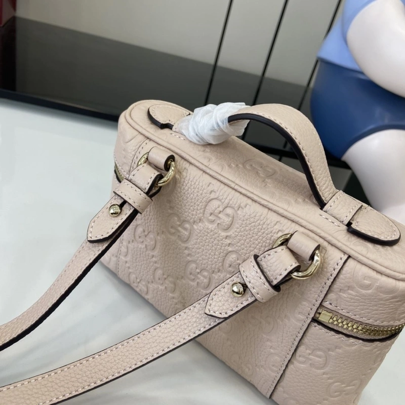Resilient Gxccx Cosmetic Bags 39558