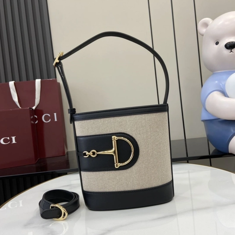 Versatile Gxccx Bucket Bags 38715