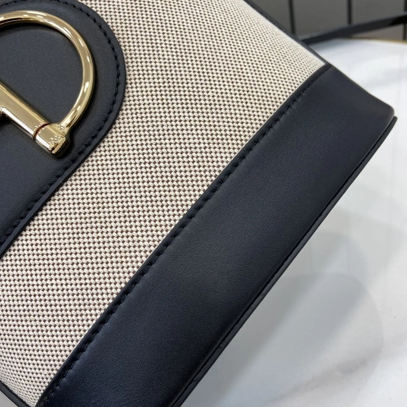 Versatile Gxccx Bucket Bags 38715