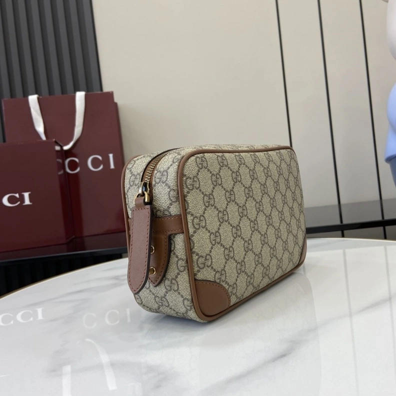 Comfortable Gxccx Clutch Bags 38735