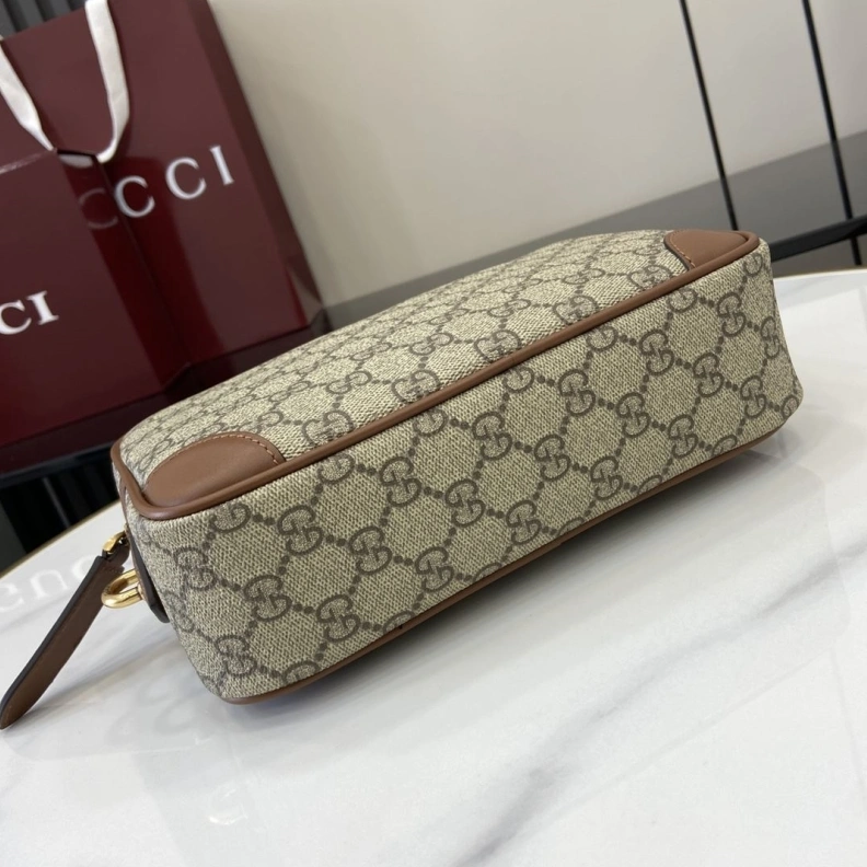 Comfortable Gxccx Clutch Bags 38735