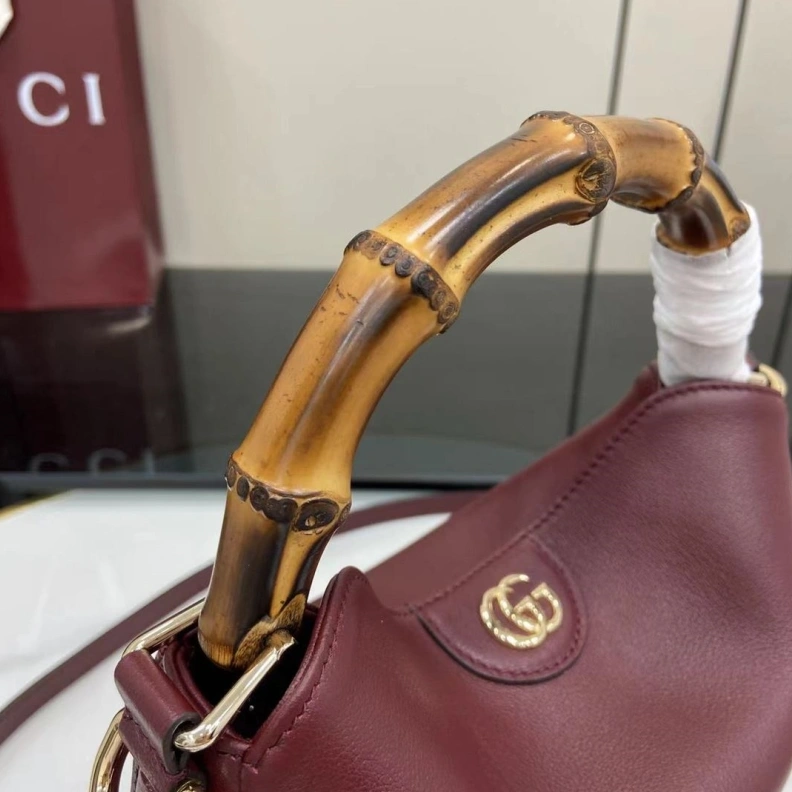 Fashionable Gxccx Top Handle Bags 38519