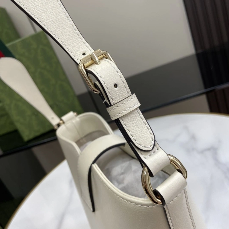 Gxccx Bucket Bags Sleek 48916