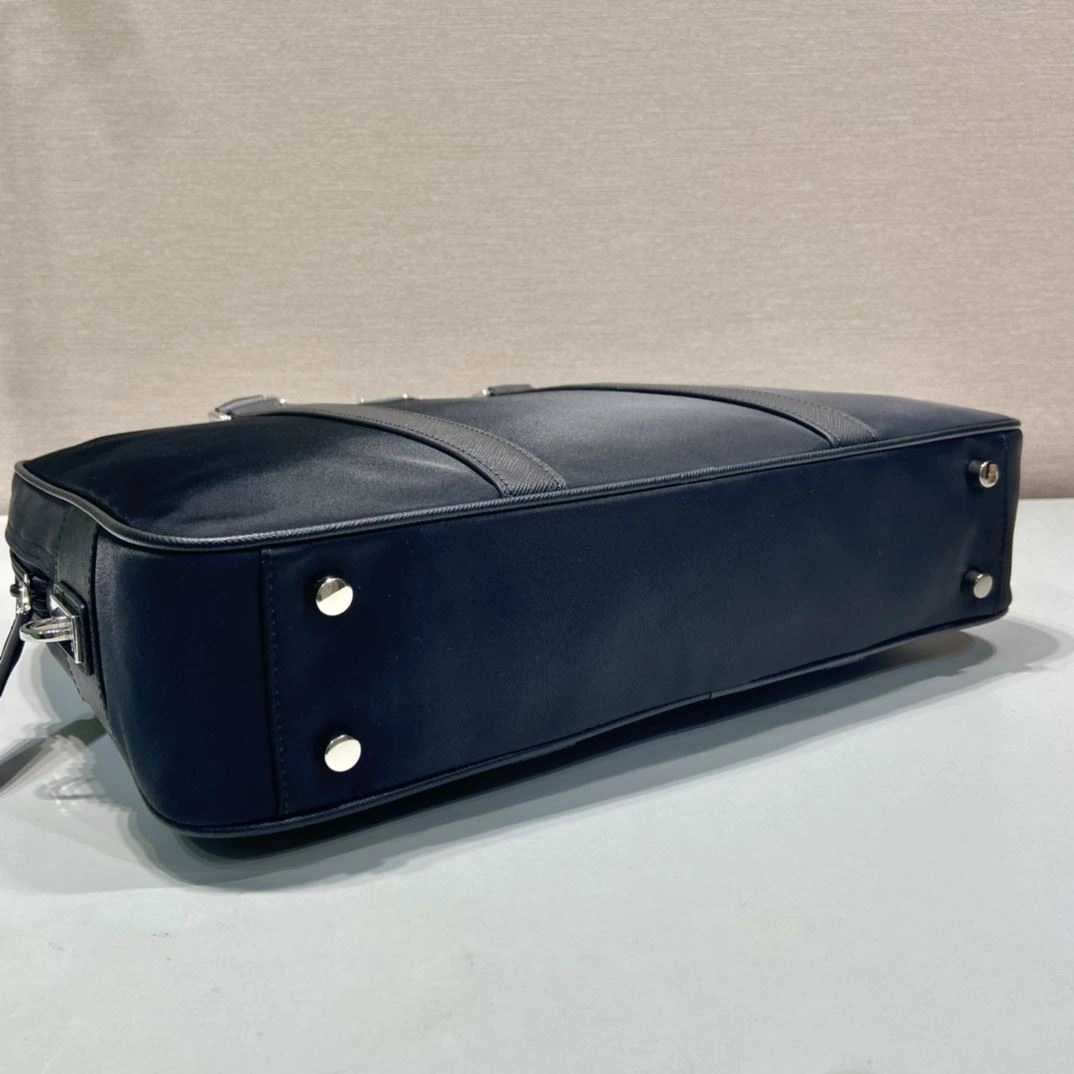 Versatile Prxdx Briefcase 55383