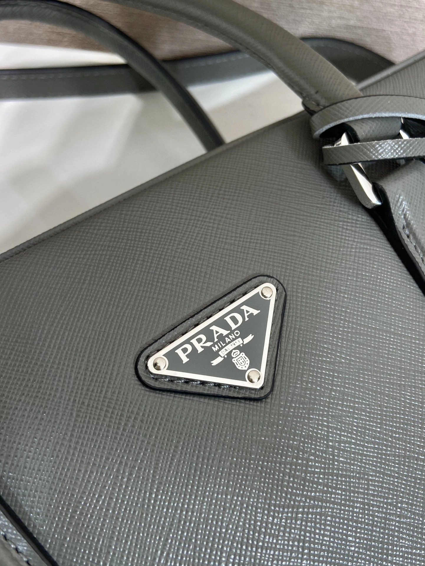 Vibrant Prxdx Briefcase 55389