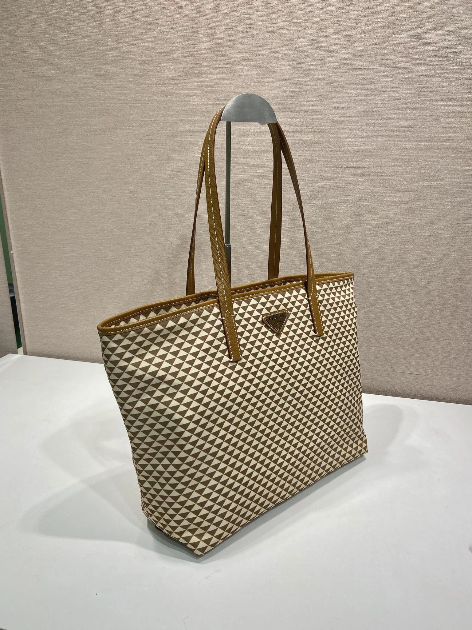 Sophisticated Prxdx Shopping Bags 55040
