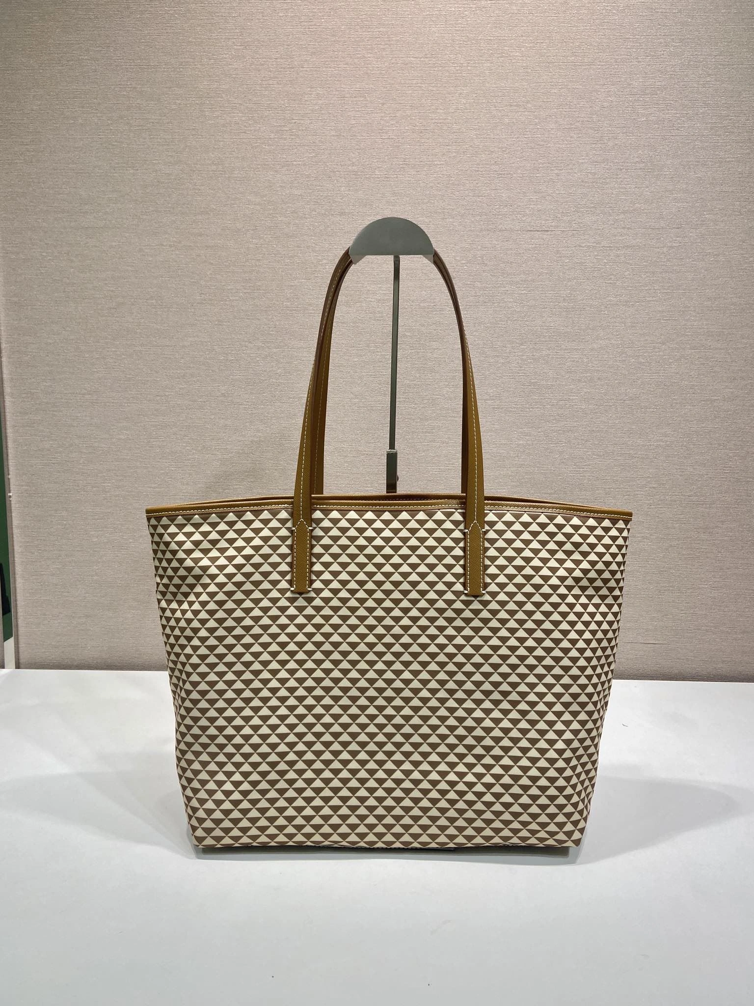 Sophisticated Prxdx Shopping Bags 55040