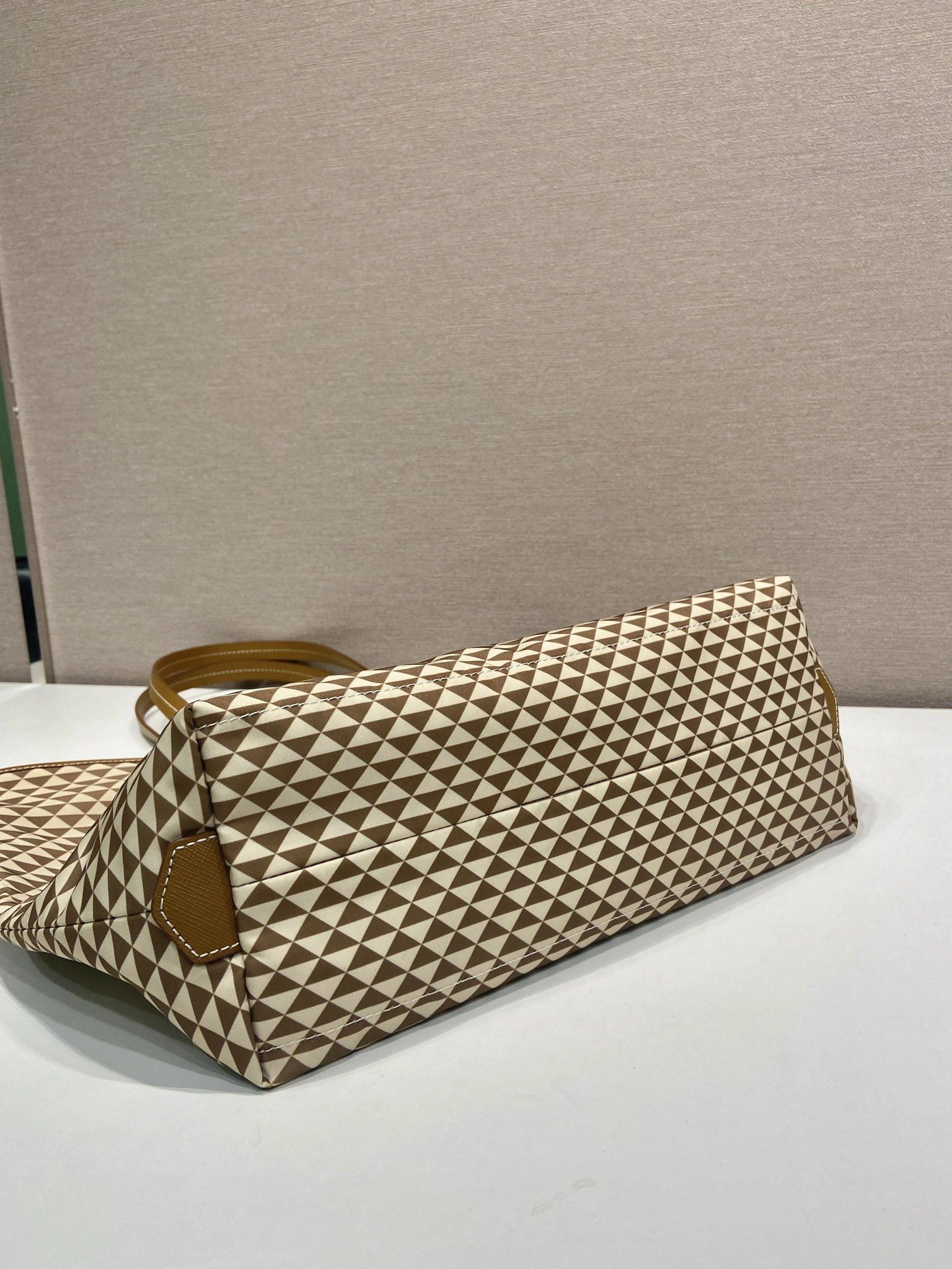 Sophisticated Prxdx Shopping Bags 55040