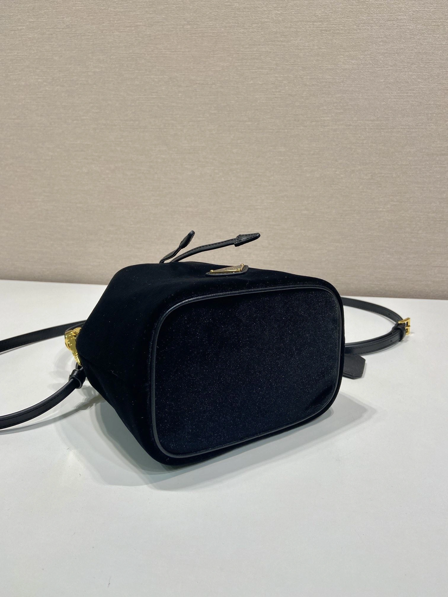 WellDesigned Prxdx Bucket Bags 55336