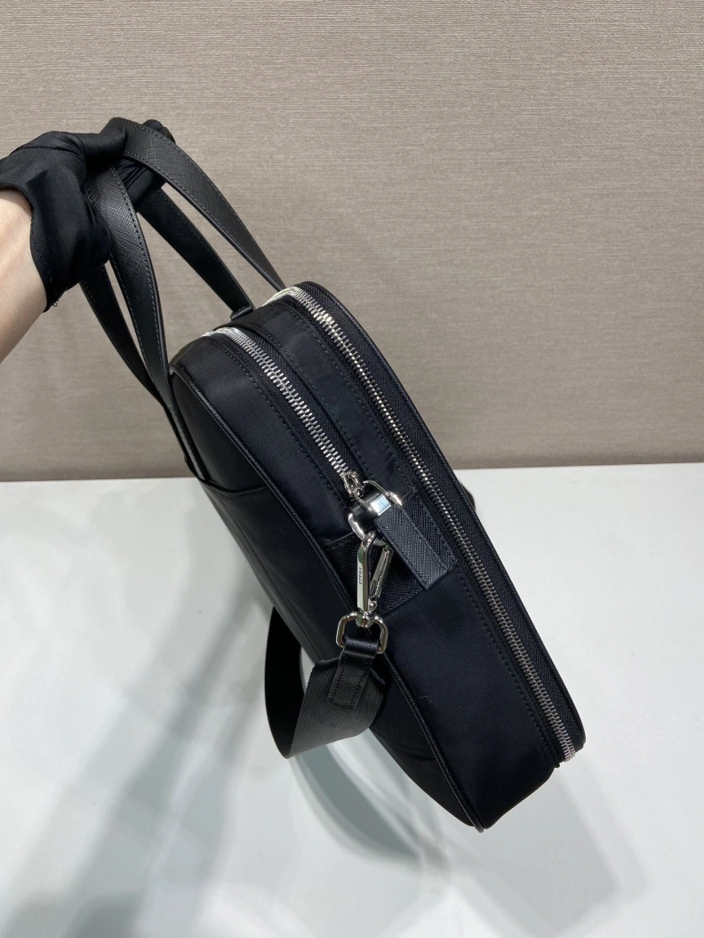 Durable Prxdx Briefcase 54541