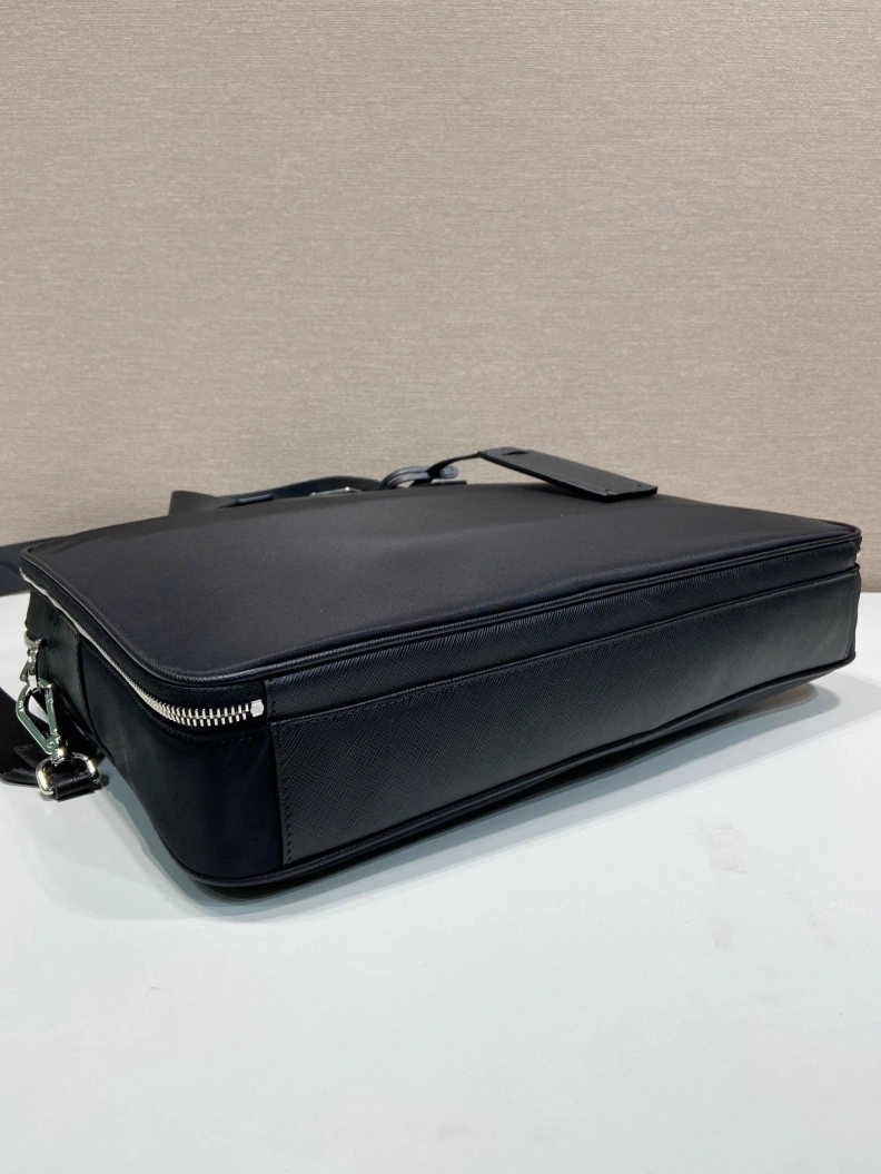 Durable Prxdx Briefcase 54541