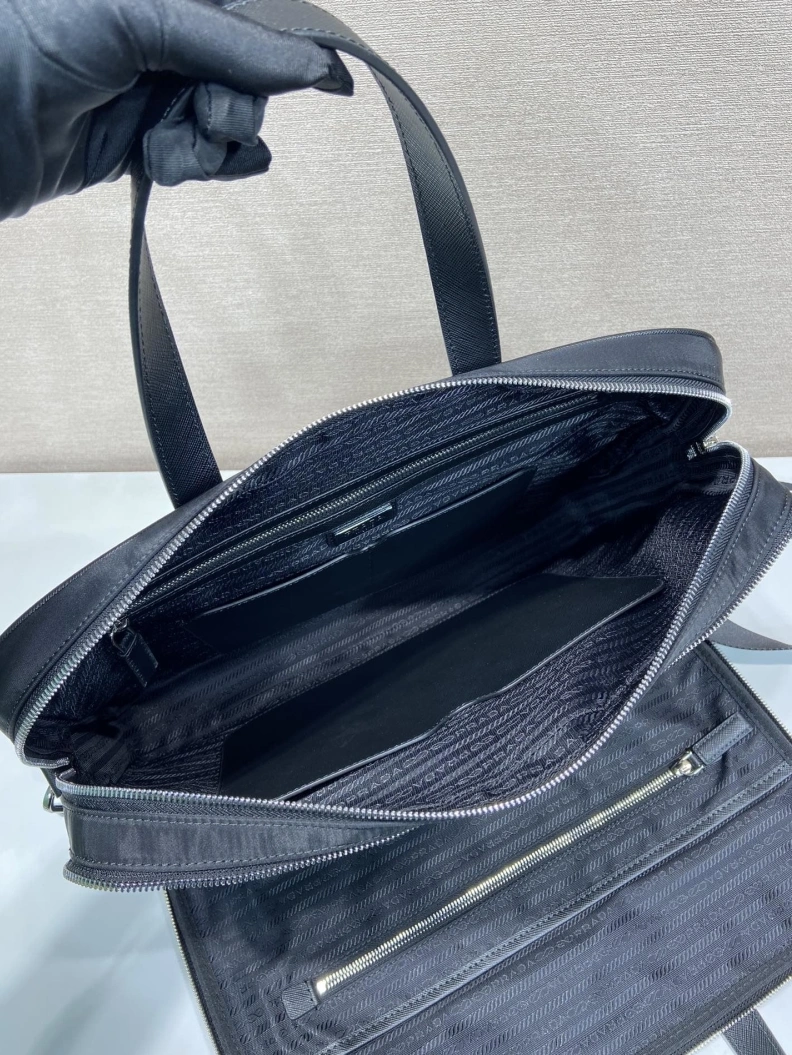Durable Prxdx Briefcase 54541