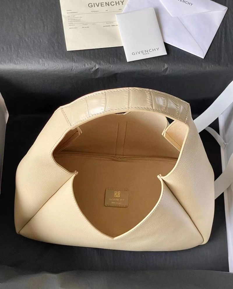 Classic Gxvxnchy Handle Bags 87377
