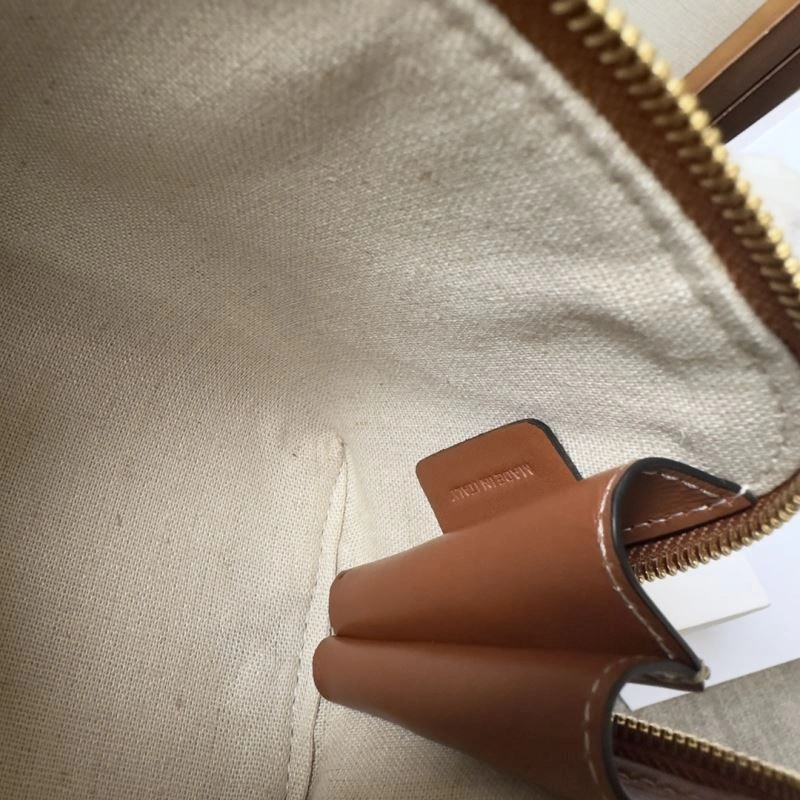 Comfortable Cxlxne Clutch 87601