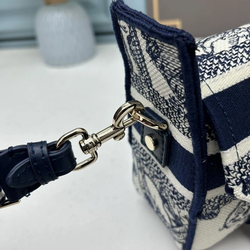 Efficient Dxxr Satchel bags 63074