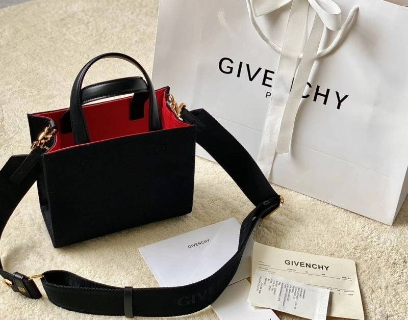 Bold Gxvxnchy Handle Bags 87371