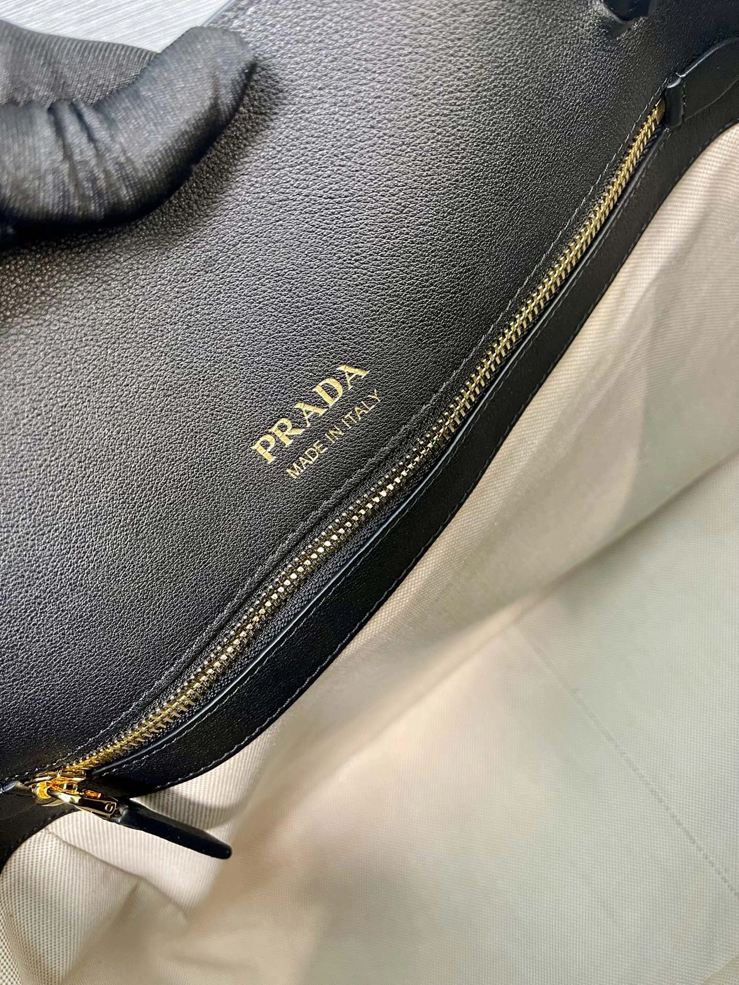 Bold Prxdx Top Handle Bags 56109