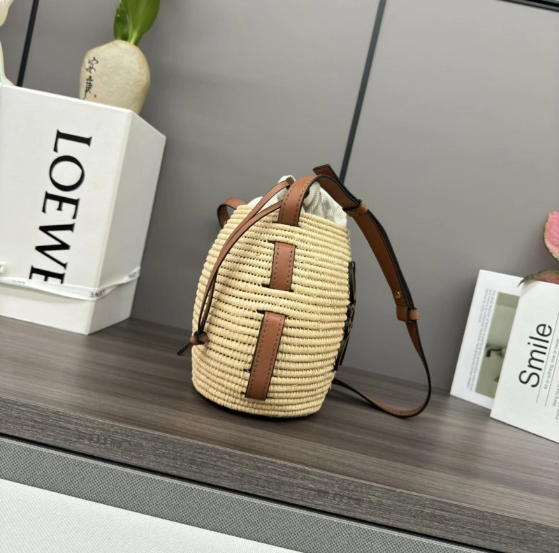 Bold Lxxwe Bucket Bags 85032