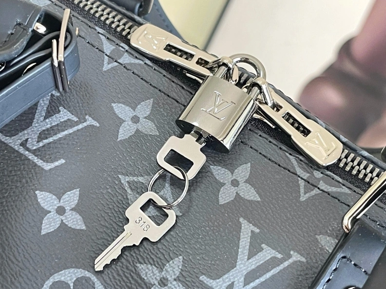Trendsetting LX Travel Bags 18319