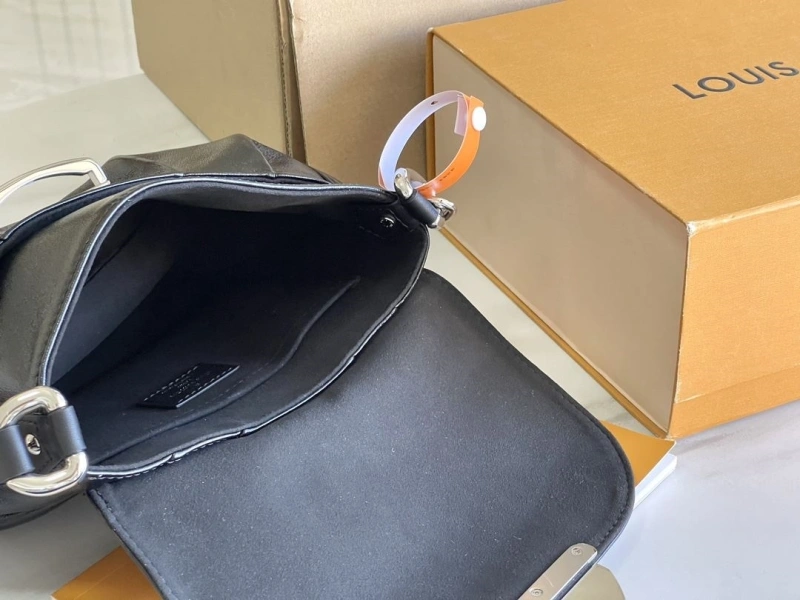 Refined LX Satchel bags 16131