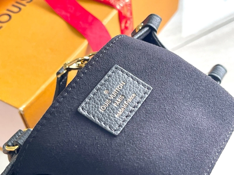 LX Top Handle Bags Sleek 19720