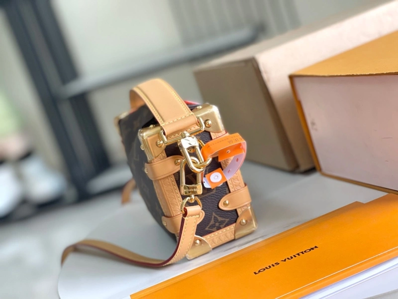 Comfortable LX Box Bags 19749