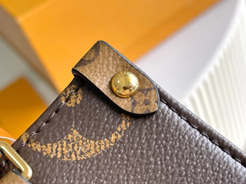 Trendsetting LX Travel Bags 19723