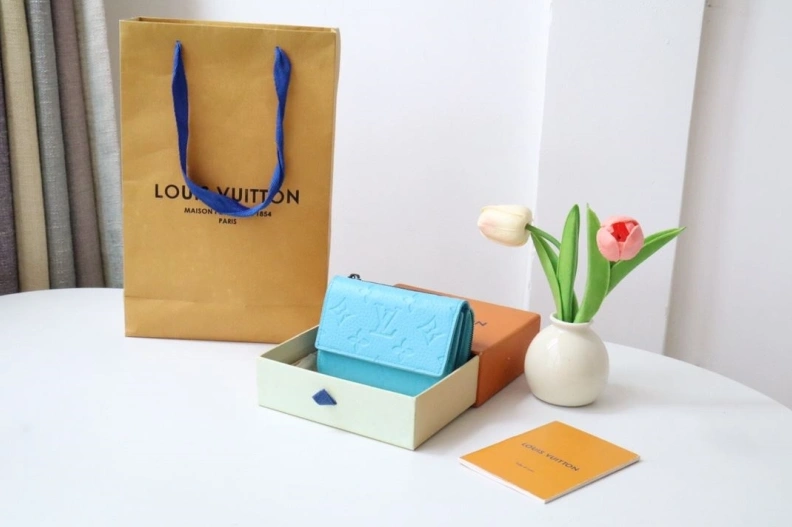 Sophisticated LX Wallets 18276