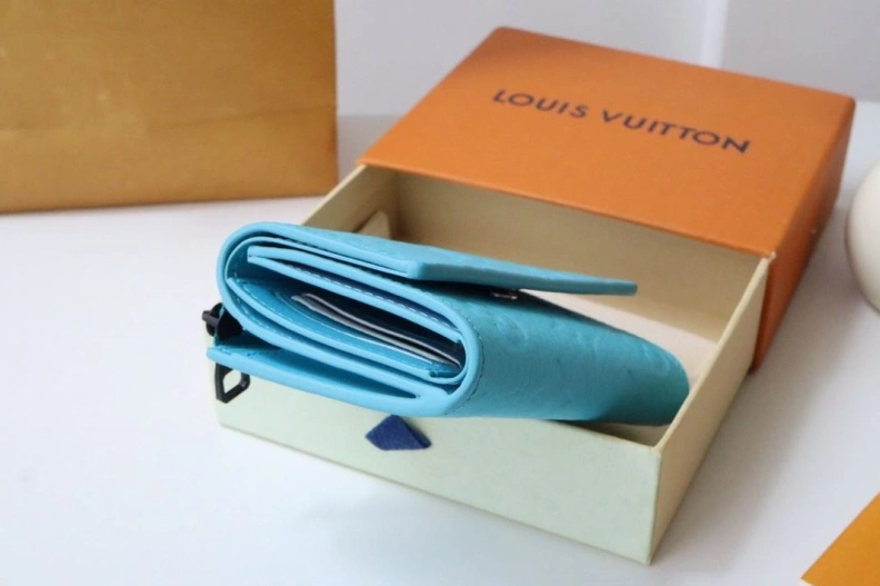 Sophisticated LX Wallets 18276
