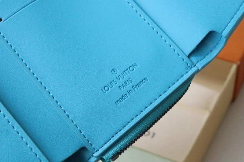 Sophisticated LX Wallets 18276